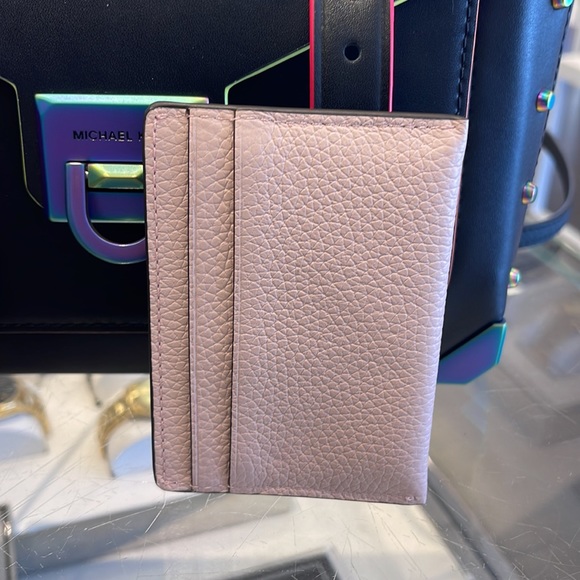 MICHAEL KORS
Reed Large Pebbled Leather Card Holder Case Wallet
POWDER BLUSH
NWT - Picture 4 of 16